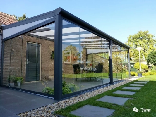 Customized Size Glass Houses for Outdoor Living Smooth Surface Aluminum Frame Sunroom