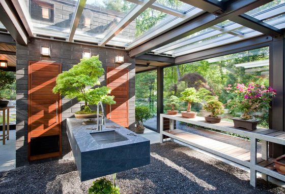 Customized Roof Winter Garden Free Standing Solarium Aluminum Sunrooms Ready To Ship