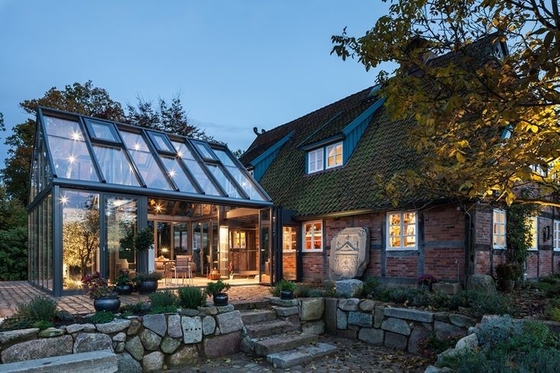 Insulated Outdoor Glass Sunroom Houses With Customized Roof And Chinese Top Hardware