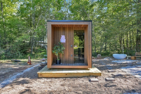 Waterproof Steel Frame Glass House Sunrooms With Clear Glass And Sliding Double Door