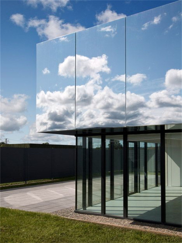 Reflective Glass Curtain Wall Facade For Energy Efficient Buildings