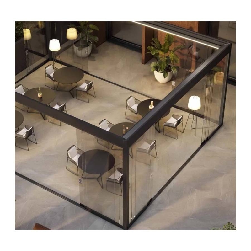 Customized Size Glass Houses for Outdoor Living Smooth Surface Aluminum Frame Sunroom